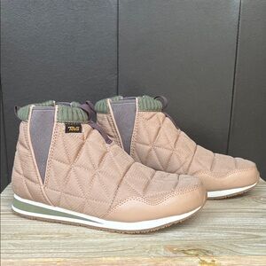 Teva Quilted Tan Ankle Boots